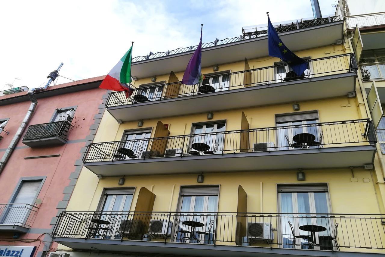 Hotel Leopardi Nápoles Exterior foto