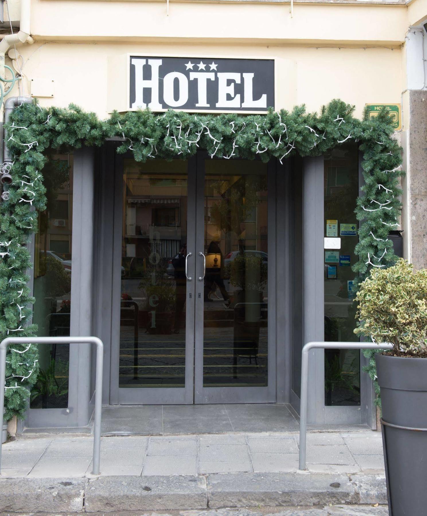Hotel Leopardi Nápoles Exterior foto